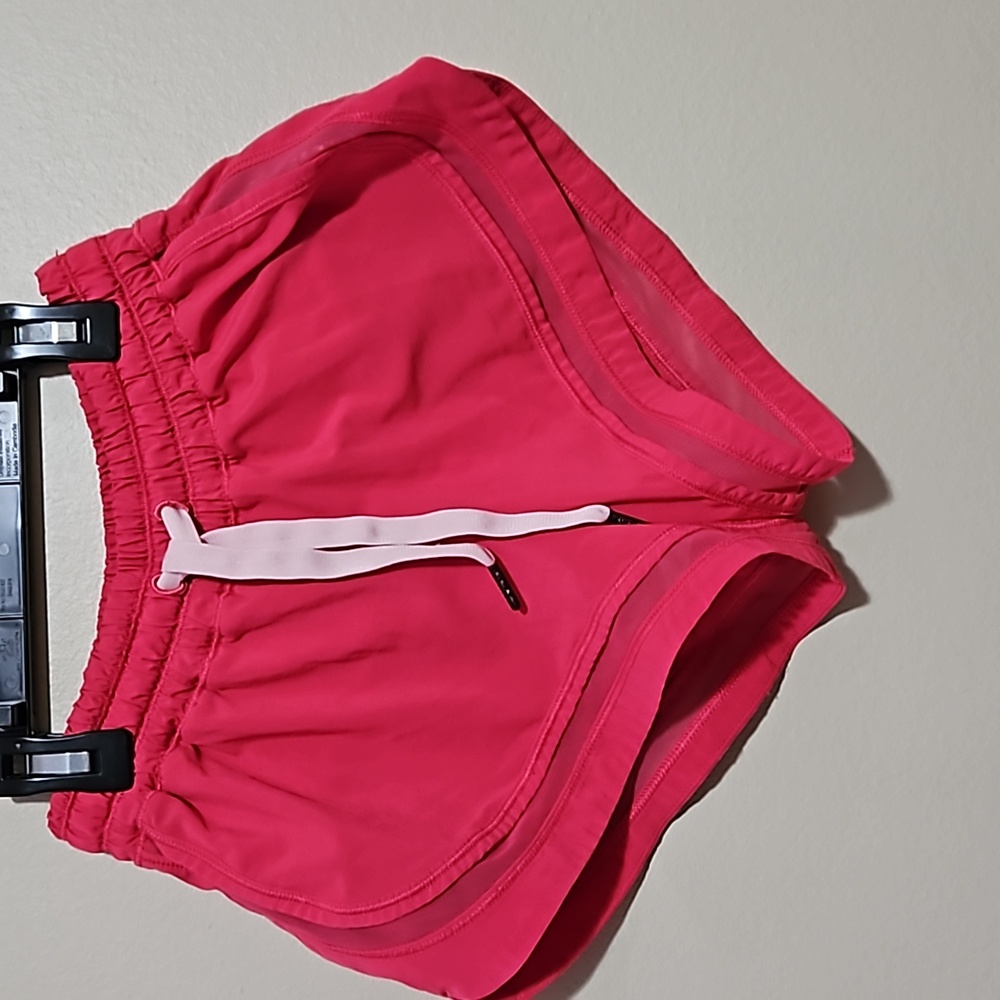 Lululemon shorts | size 2 | Lip Gloss